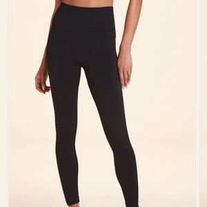 🆕 Alala Leggings with Invisible Zipper Flare Option